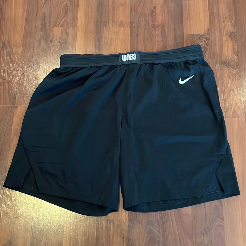 Nike Basketball Shorts - Picture 1 of 3